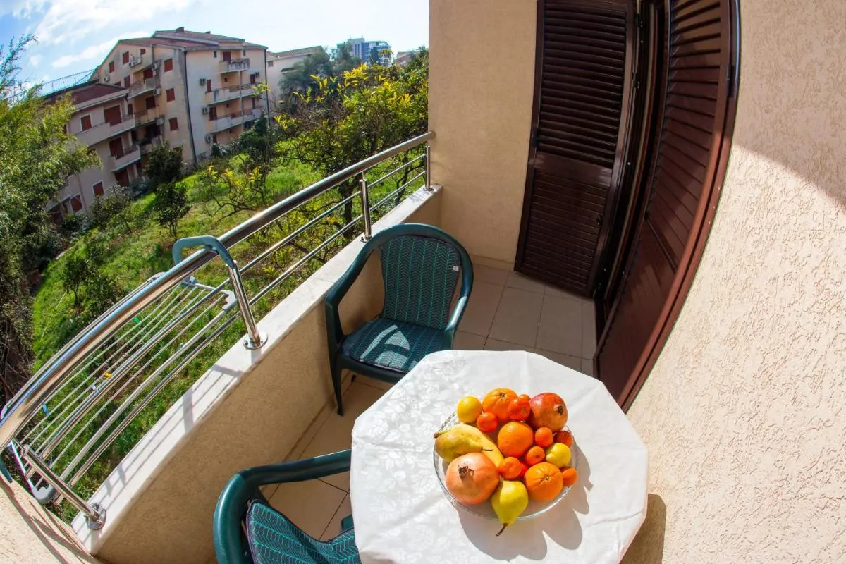 Image 2 of Guest House Mandarina