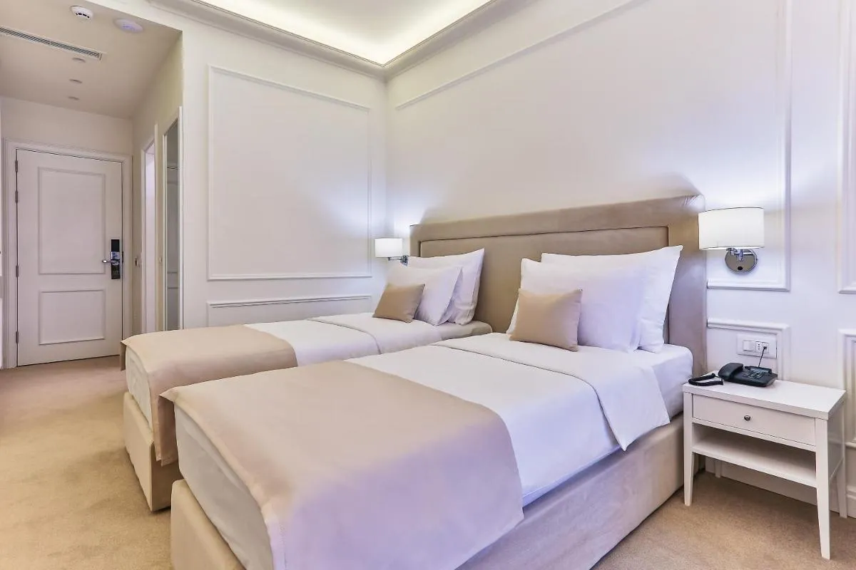 Image 3 of Hotel EDEN