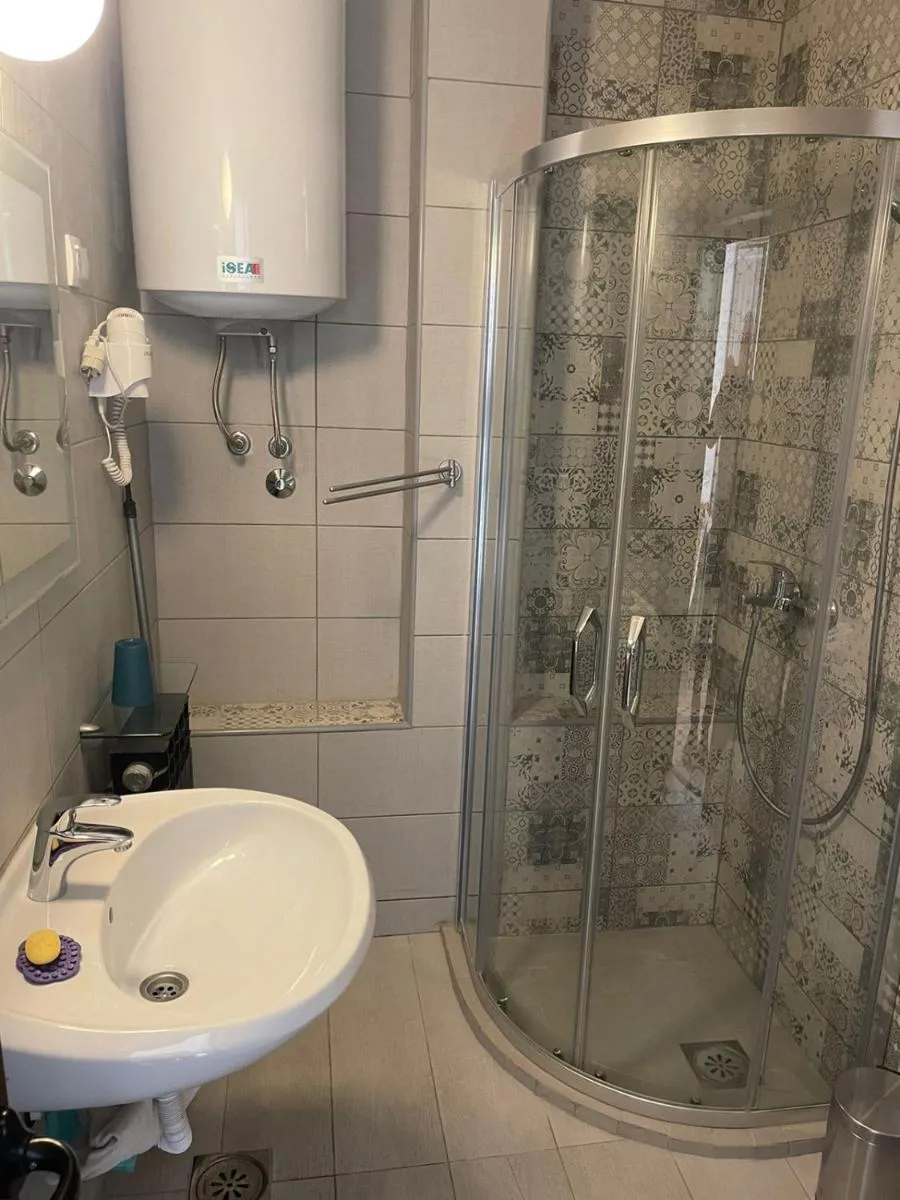 Image 3 of House Irena