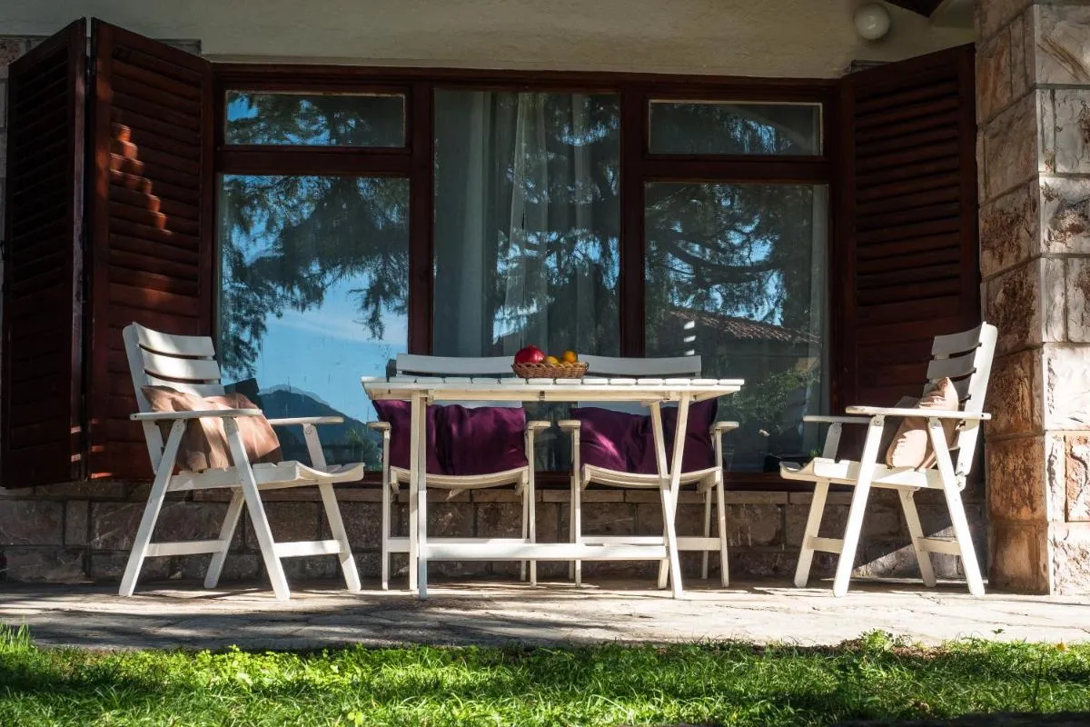 Image 3 of Kameliya Montesun Apartments