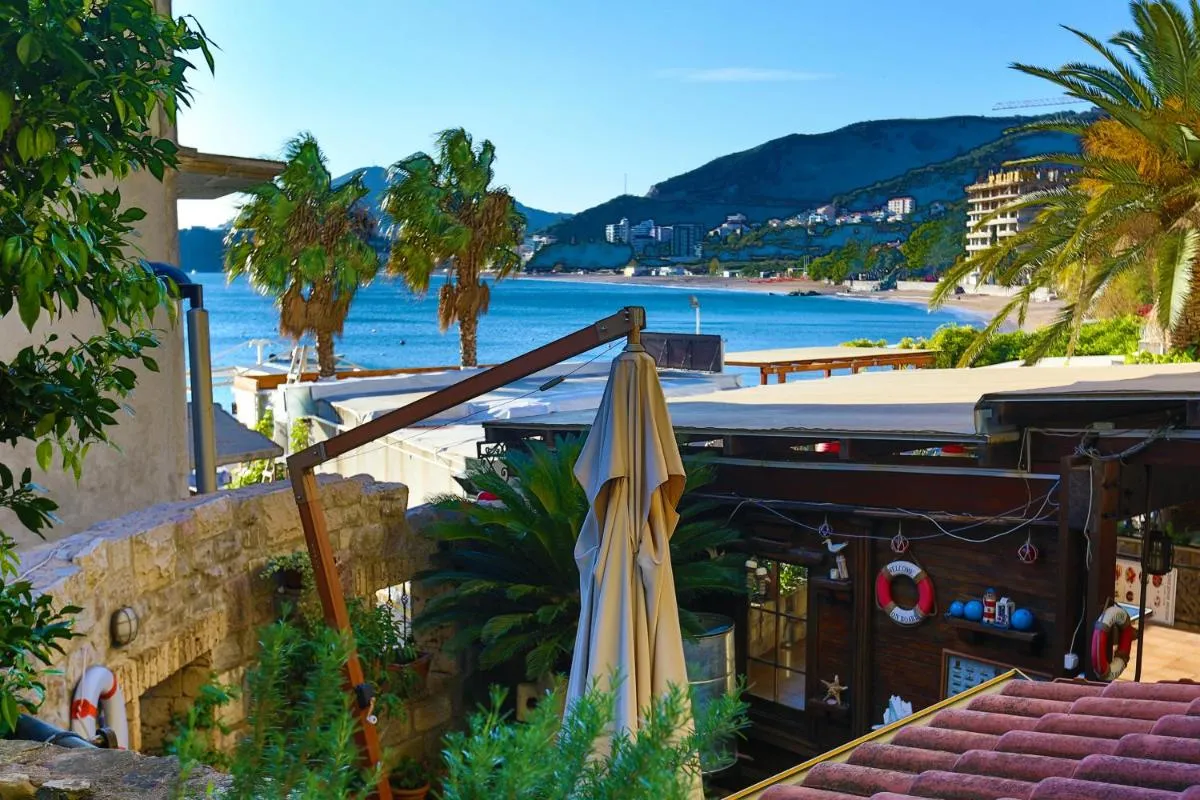 Image 5 of Kameliya Montesun Apartments