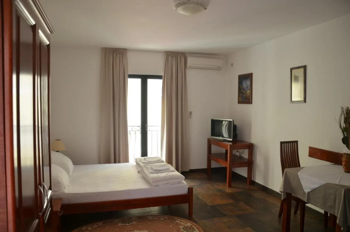 Image 6 of Lero Apartments