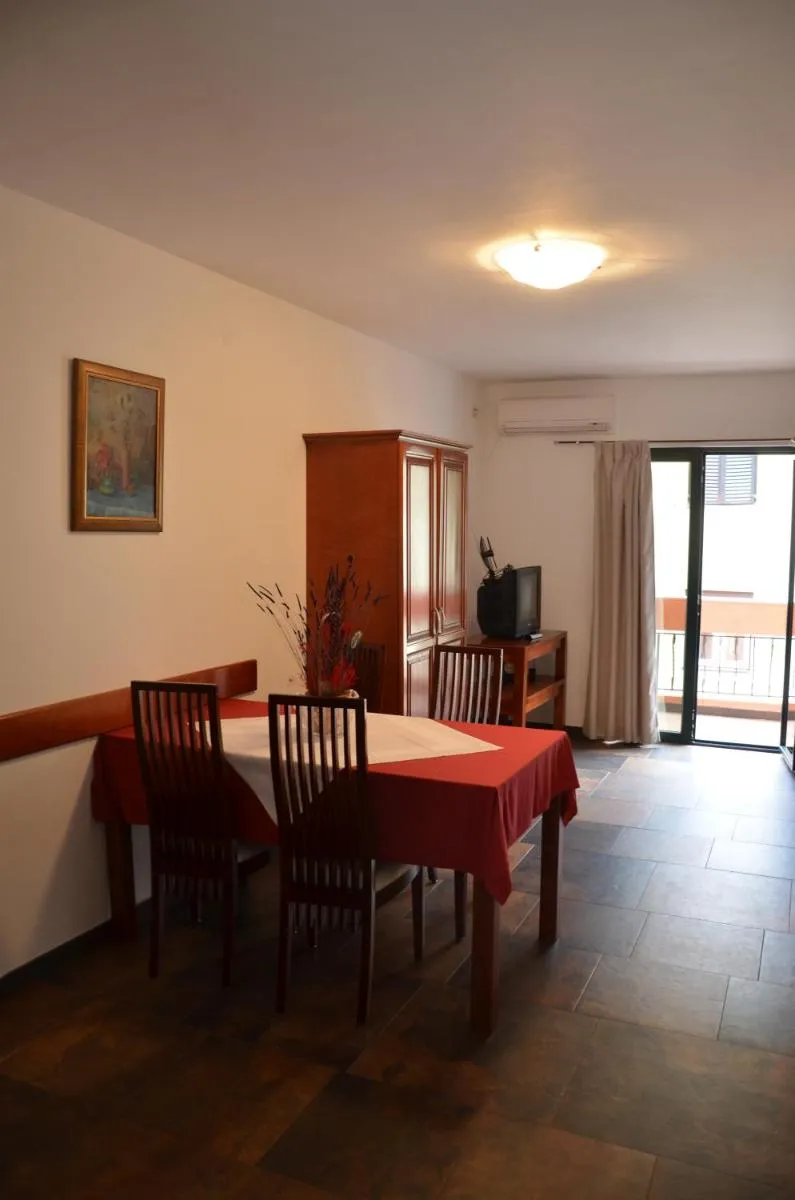 Image 4 of Lero Apartments