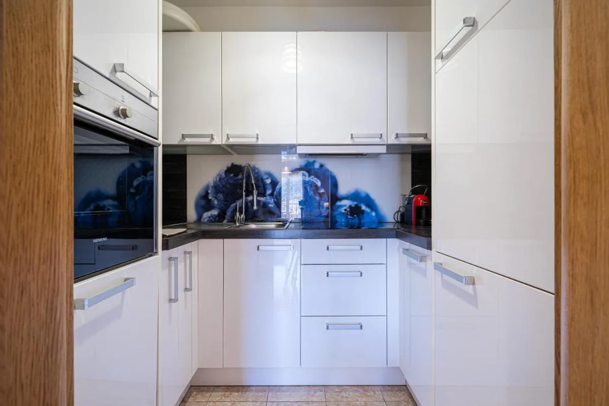 Image 3 of Lovely Studio with Panoramic City View