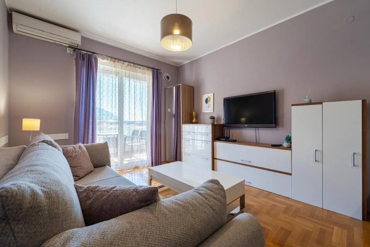 Image 6 of Lovely Studio with Panoramic City View