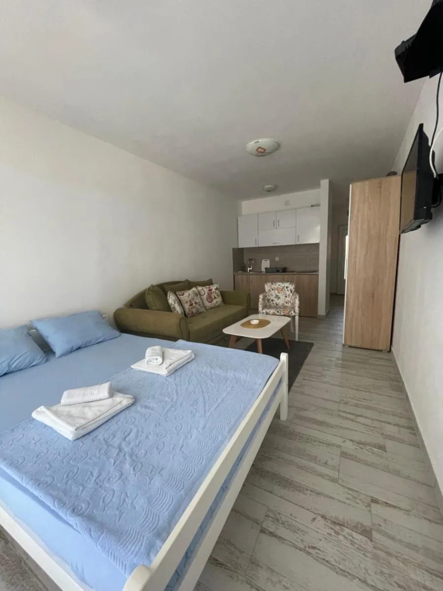 Image 1 of Luna Apartments