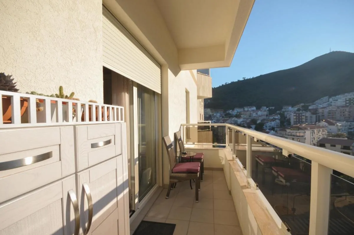 Image 1 of Lux Apartments MMS