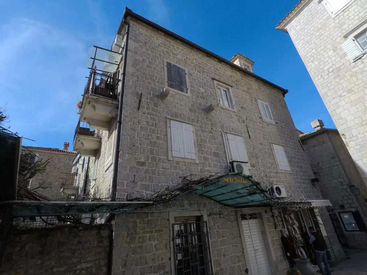 Image 5 of Lux Squere Apartments