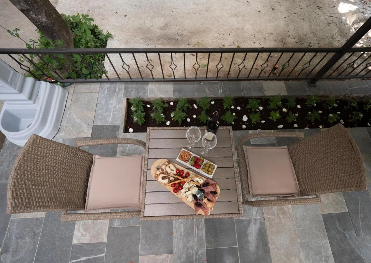 Image 2 of Luxury Boutique Studio