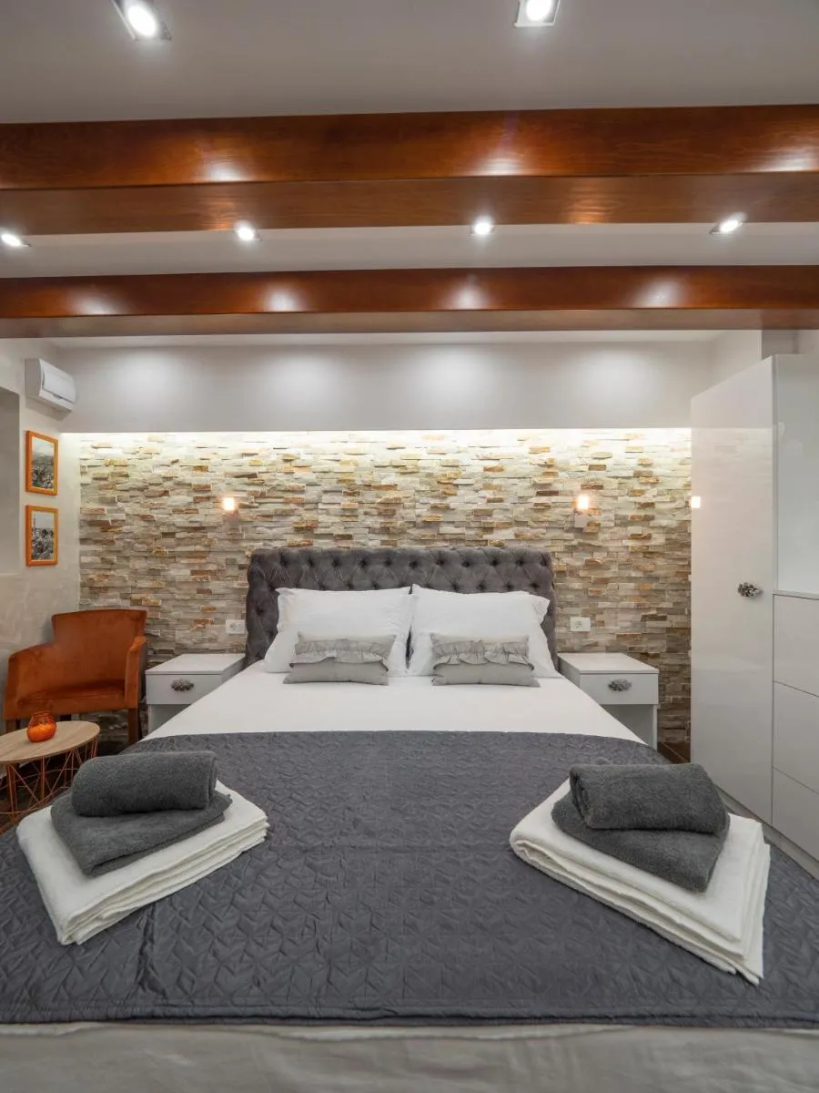 Image 6 of Luxury Boutique Studio