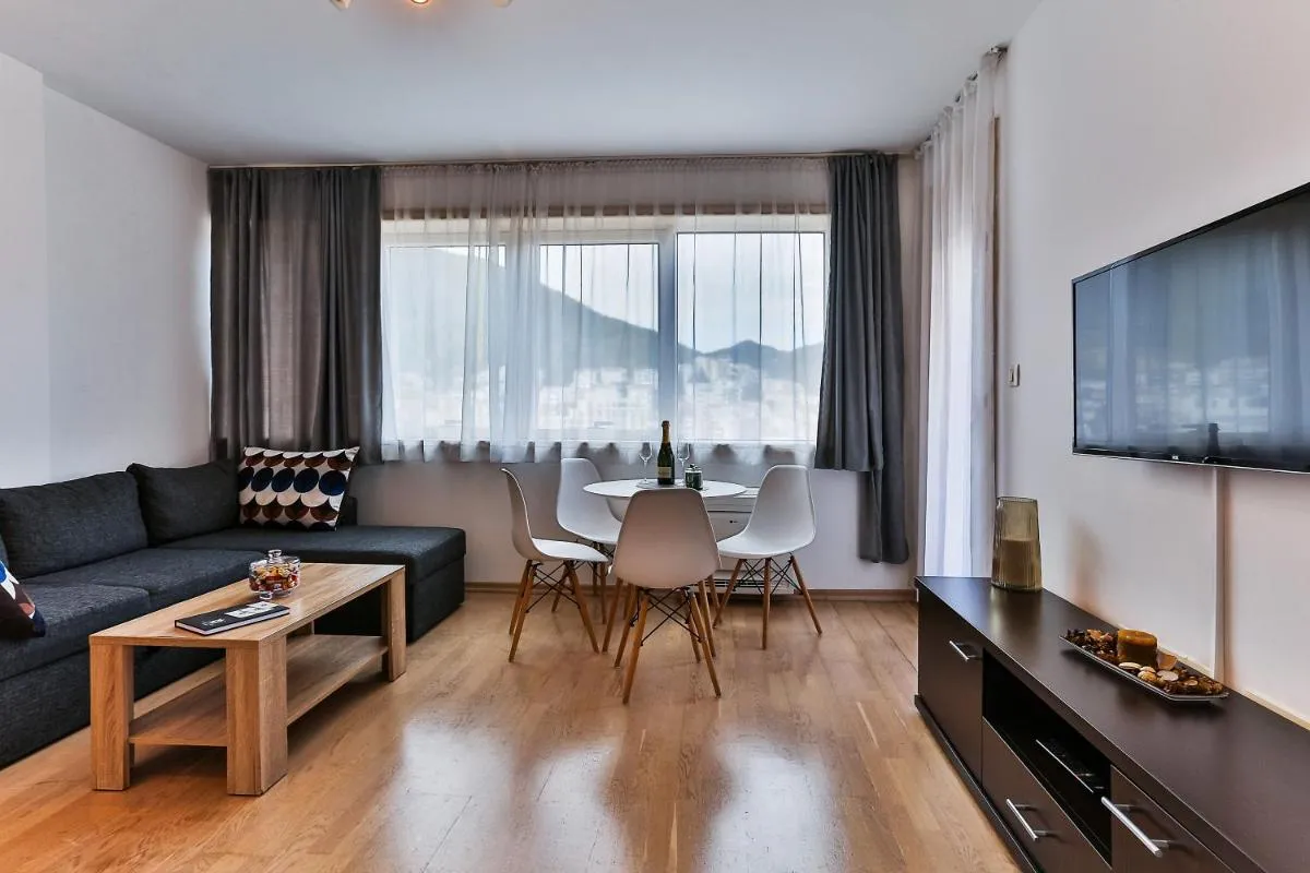 Image 4 of Luxury Fontana Apartments