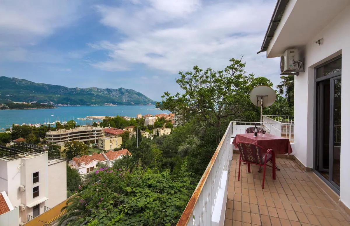 Image 5 of Madra Rooms and Apartments