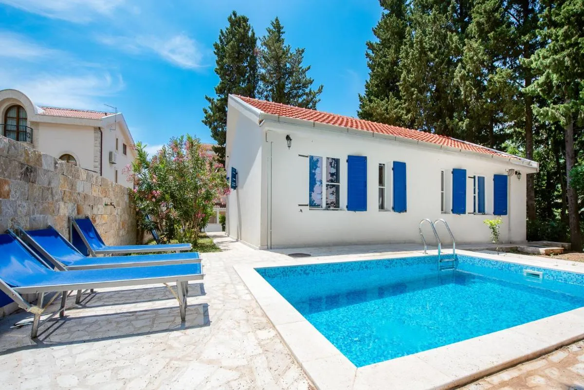 Image 3 of Mediterranean vacation home with pool Petrovac