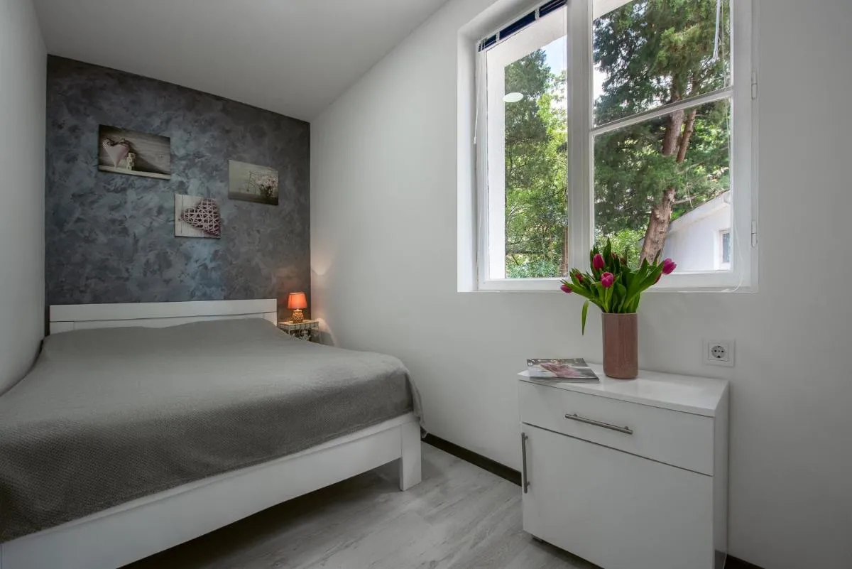 Image 1 of Mediterranean vacation home with pool Petrovac