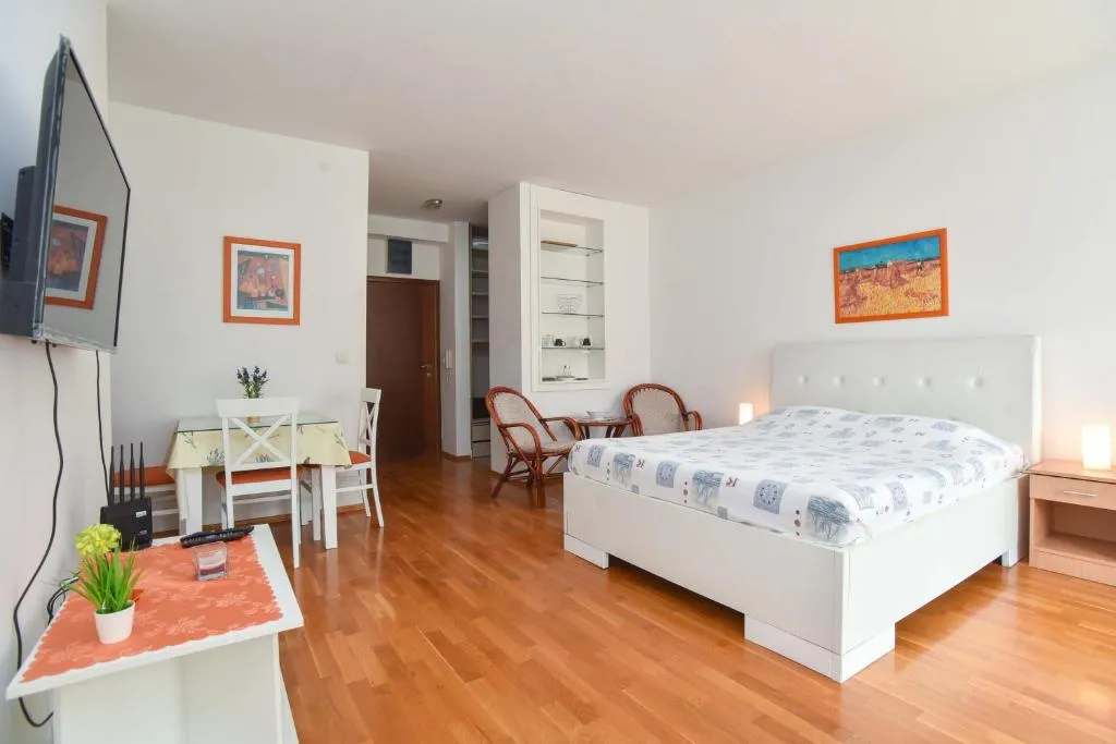 Image of Modern Studio 200m from the Beach