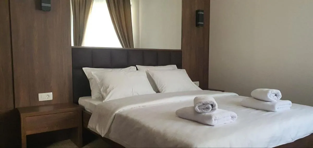 Image 1 of MonteDreams Royal