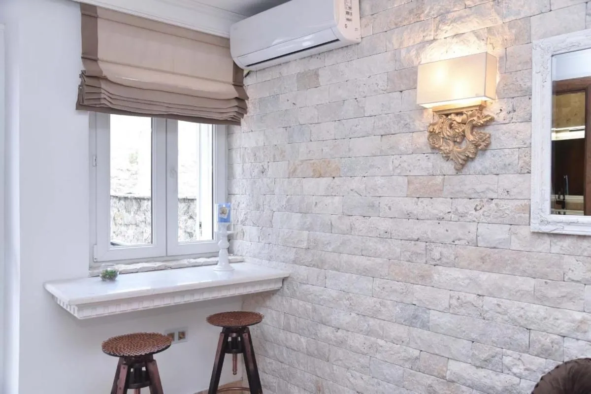 Image 2 of Old Town Skyline apartment 3