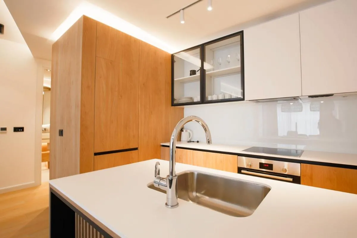 Image 5 of Onia Luxury