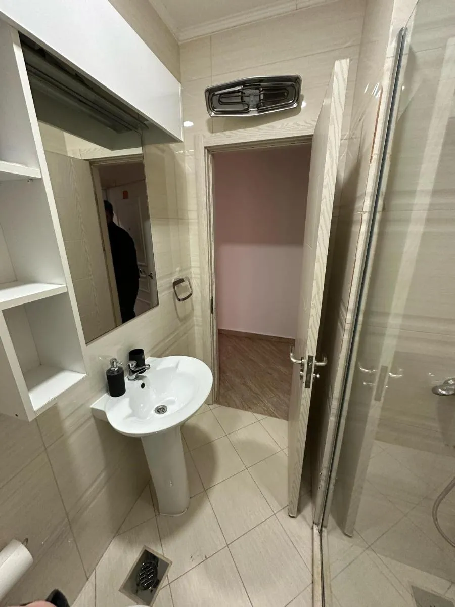 Image 5 of Orange Apartment 1