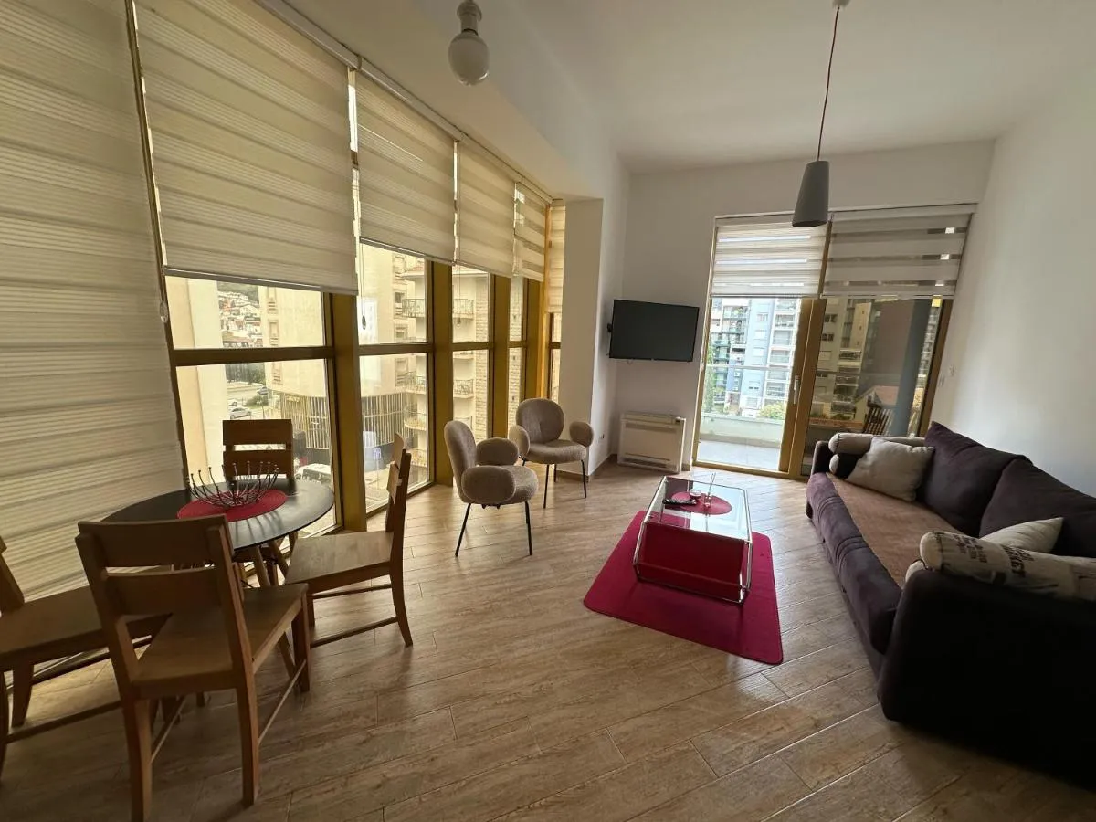 Image 1 of Orange Apartment 1