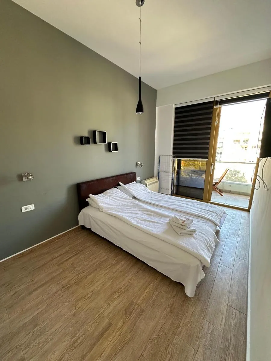 Image 1 of Orange Apartment 4