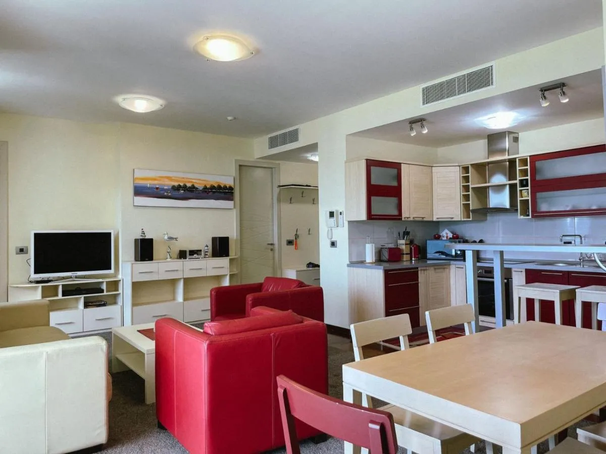 Image 3 of Oziris apartment