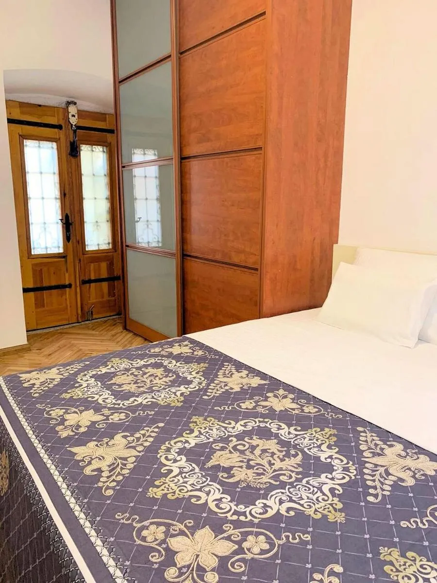 Image 6 of Portun II