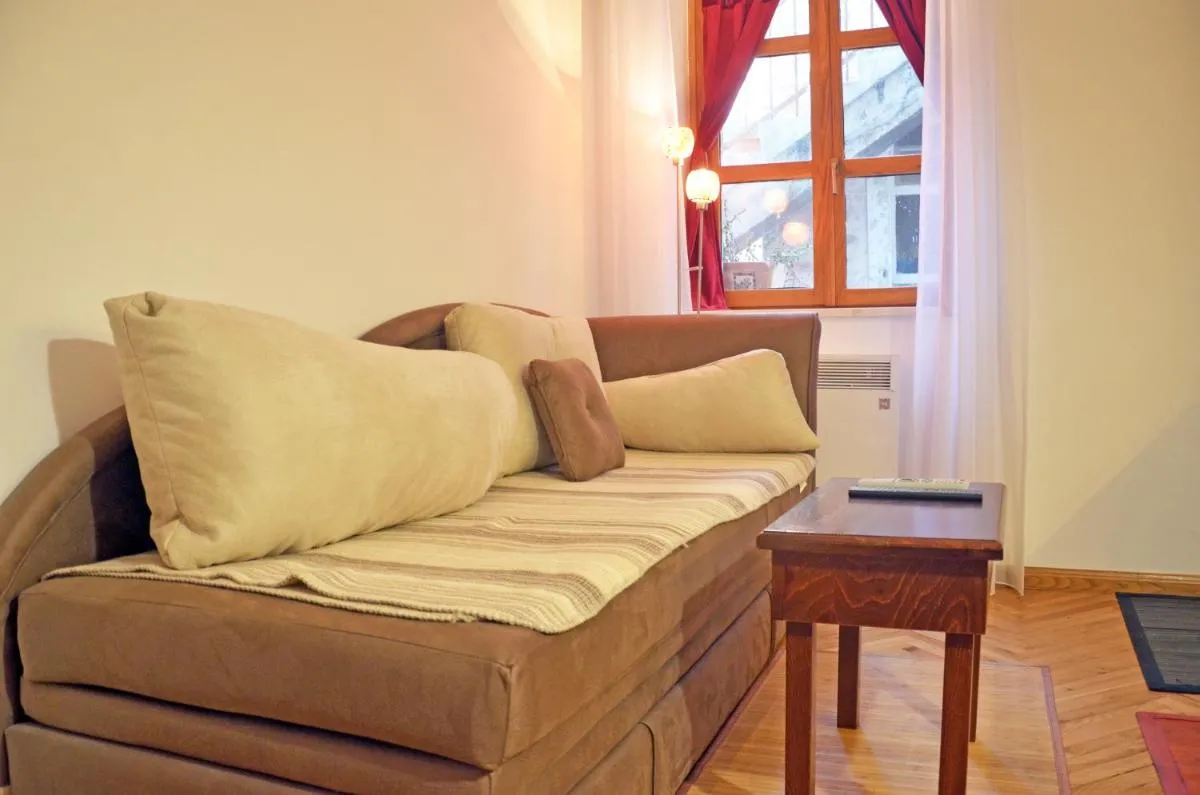 Image 1 of Portun II