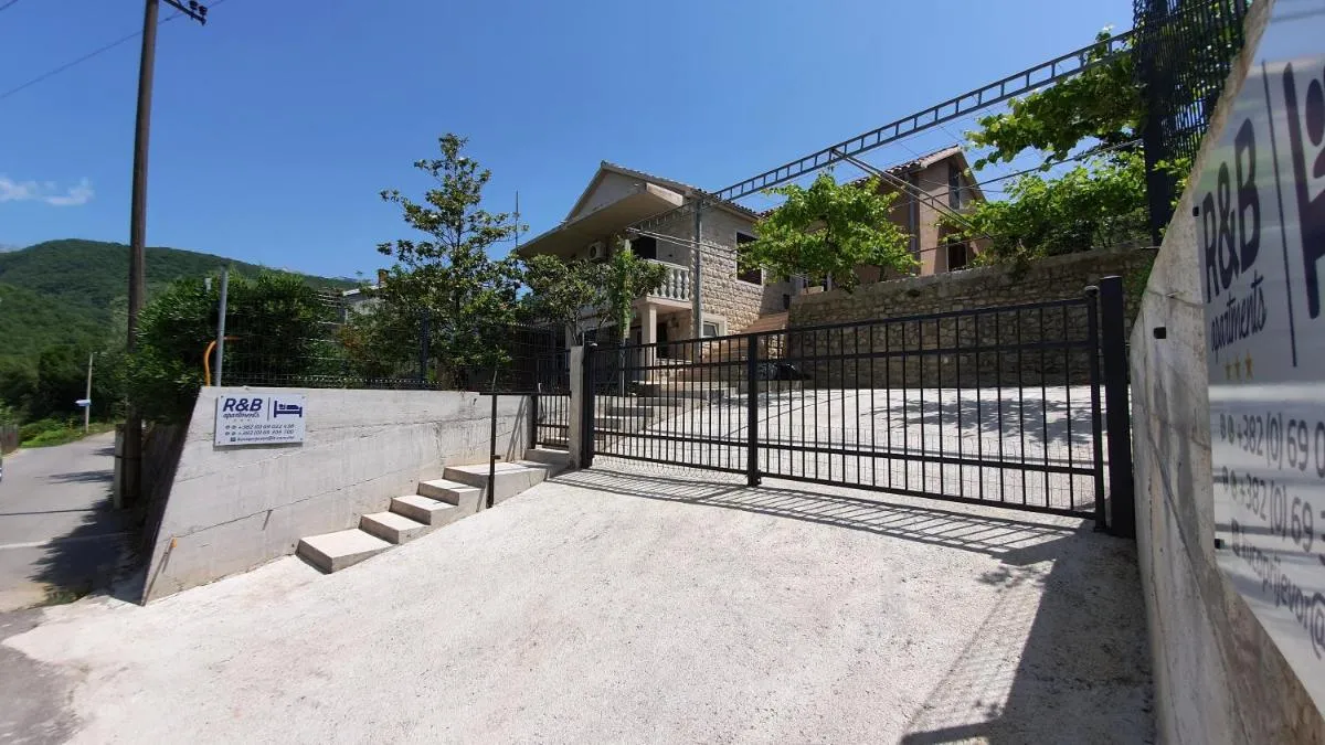 Image 4 of R&B Apartments