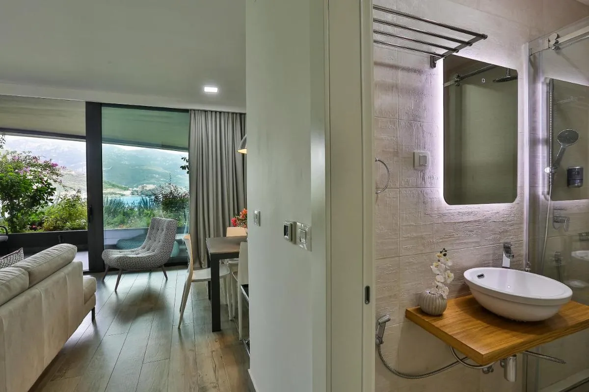 Image 2 of Royal Gardens Paradise