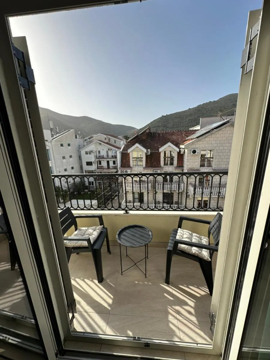 Image 5 of Saly Apart