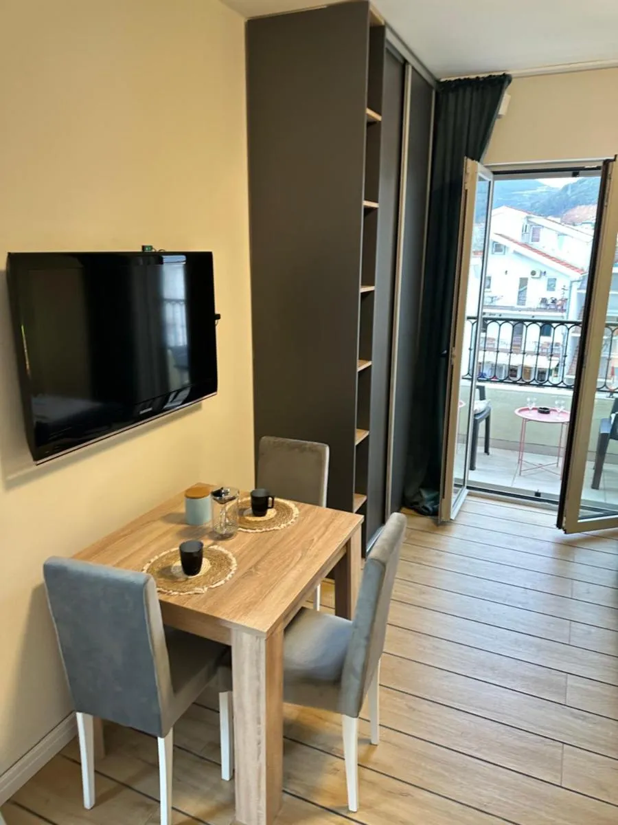 Image 4 of Saly Apart