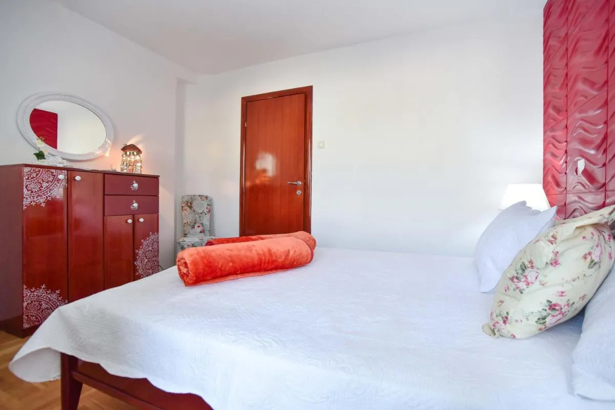 Image 1 of Seaview Paradise Apartment