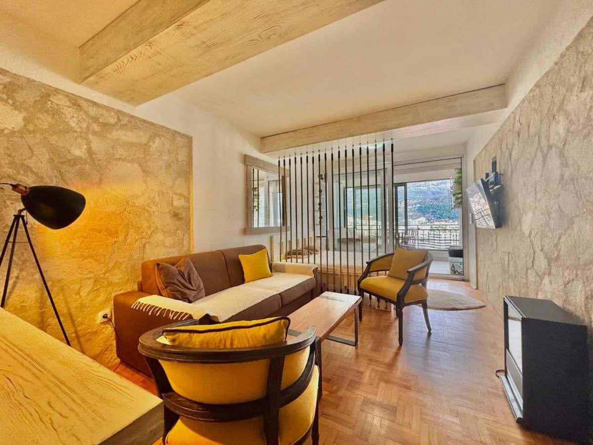 Image 2 of Sea view Studio Terminal