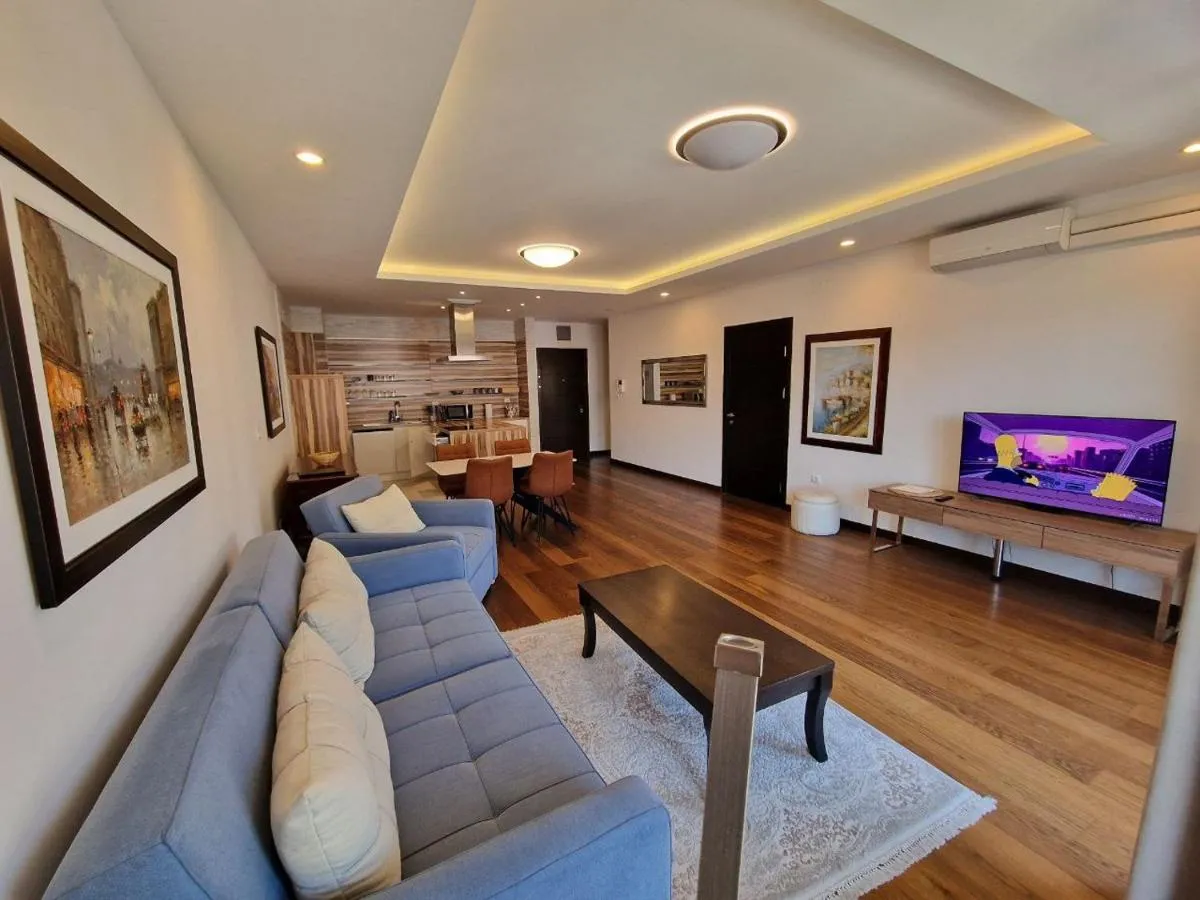 Image 5 of SkyAprt77m Jacuzzi