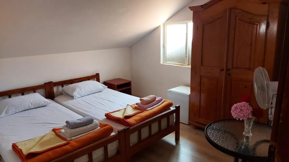 Image 6 of Sobe Jana