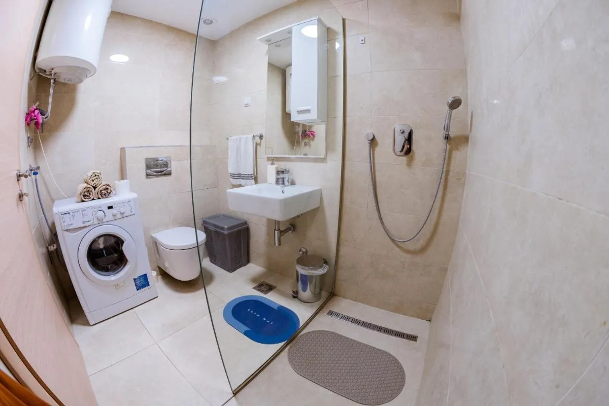 Image 1 of Square Inn