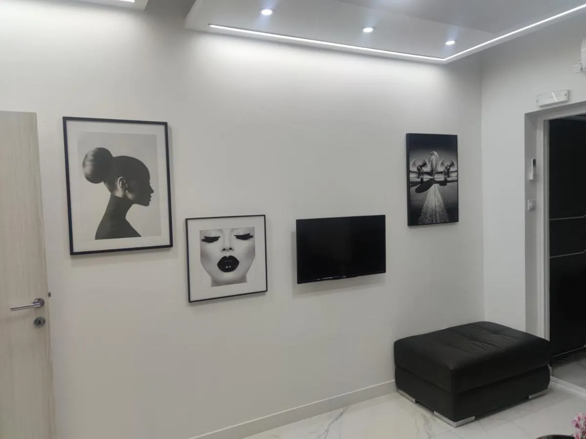 Image 4 of Studio 033