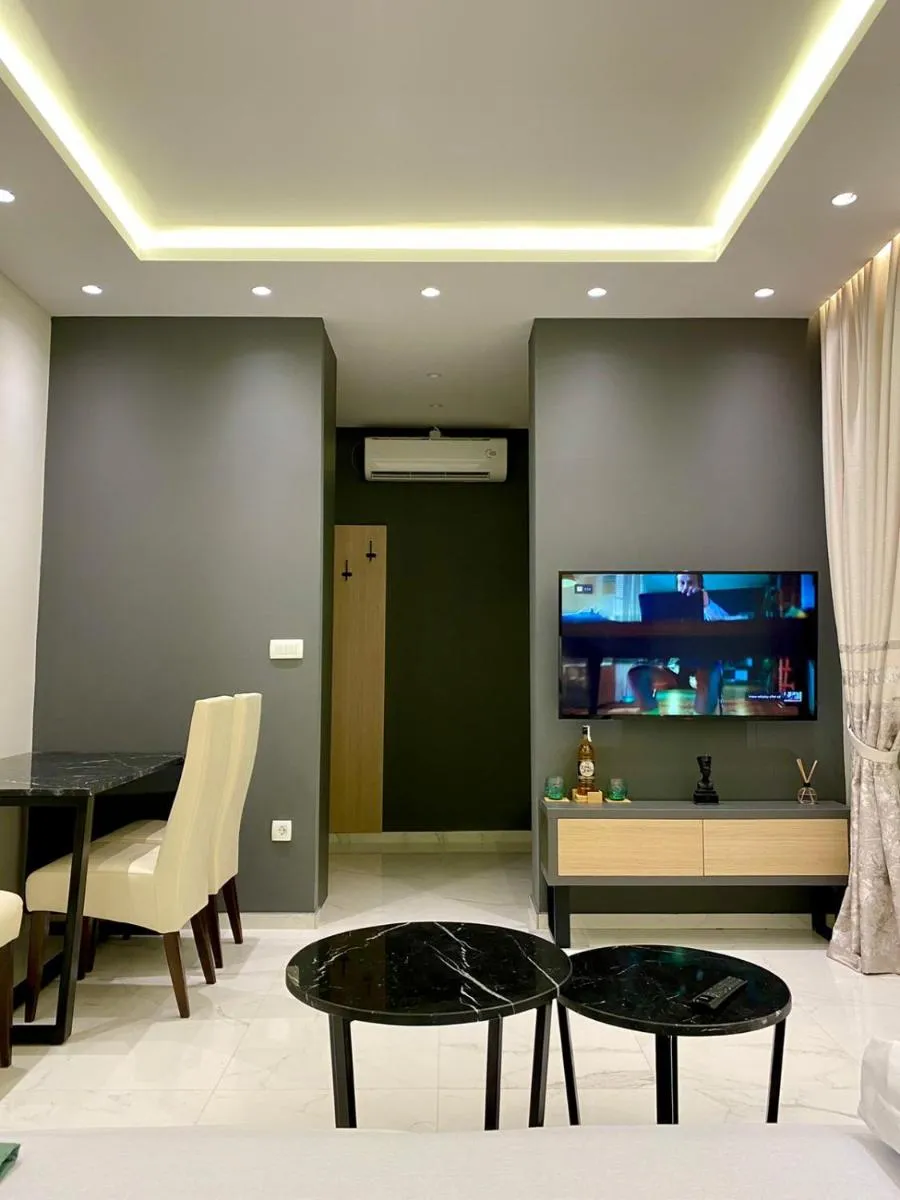 Image 5 of Studio Apartment