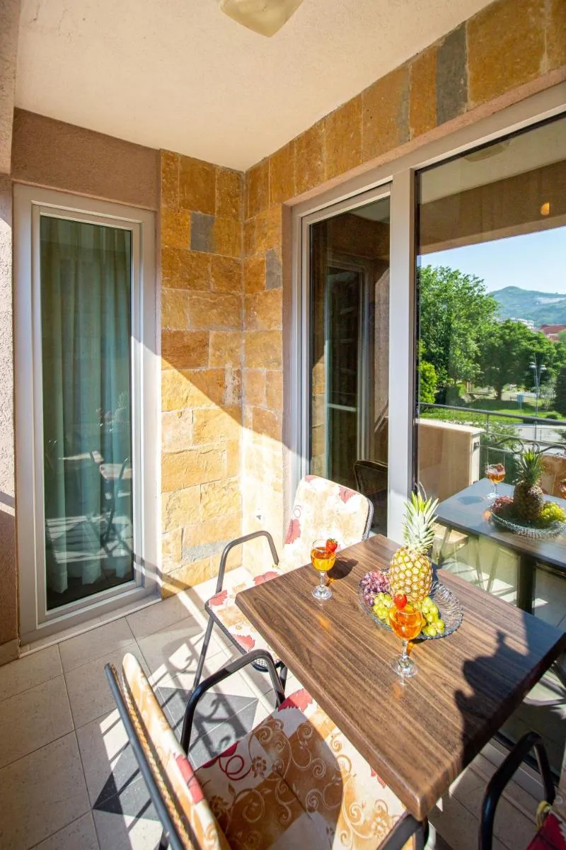 Image 3 of SunSea Apartments