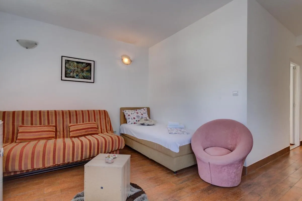 Image 4 of Sunny Grapes Apartments