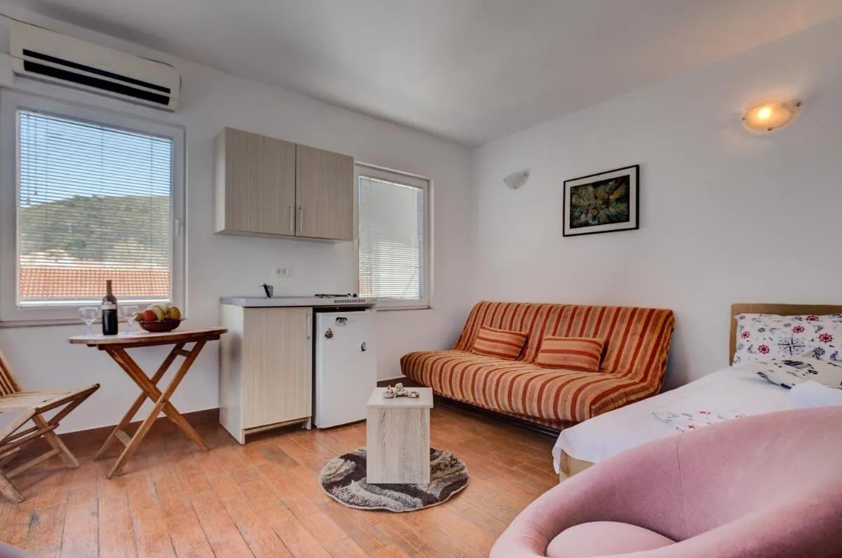 Image 3 of Sunny Grapes Apartments