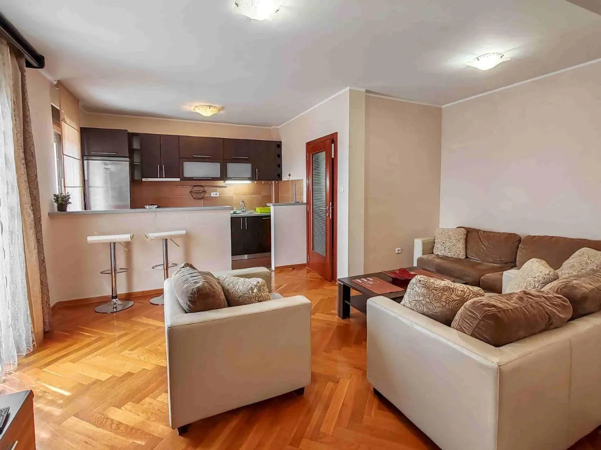 Image 3 of Sunny three-bedroom apartment in Budva