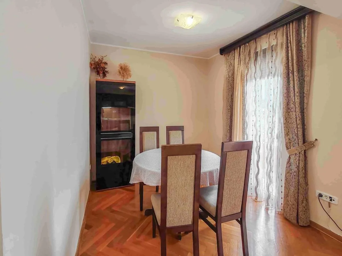 Image 6 of Sunny three-bedroom apartment in Budva