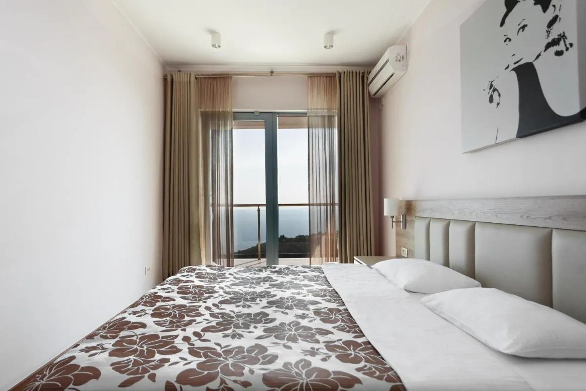 Image 6 of Tophill Altezza 9 best view and pool