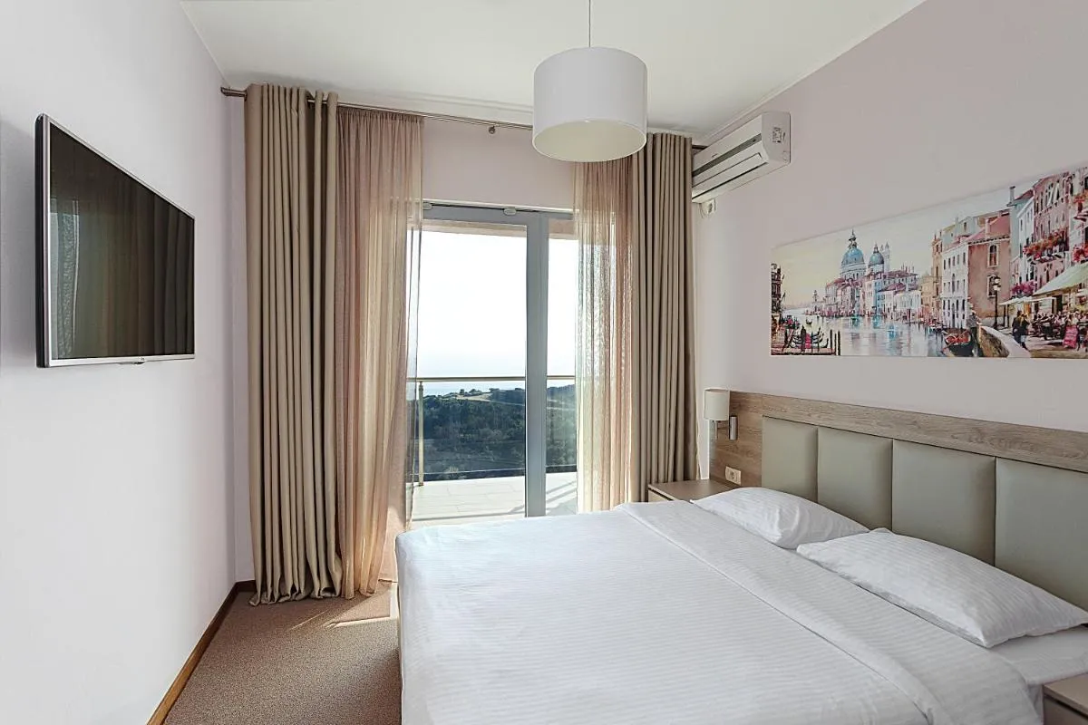 Image 1 of Tophill Altezza Premium – best view and pool