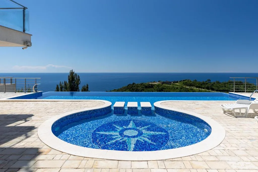 Image of Tophill Altezza Premium – best view and pool