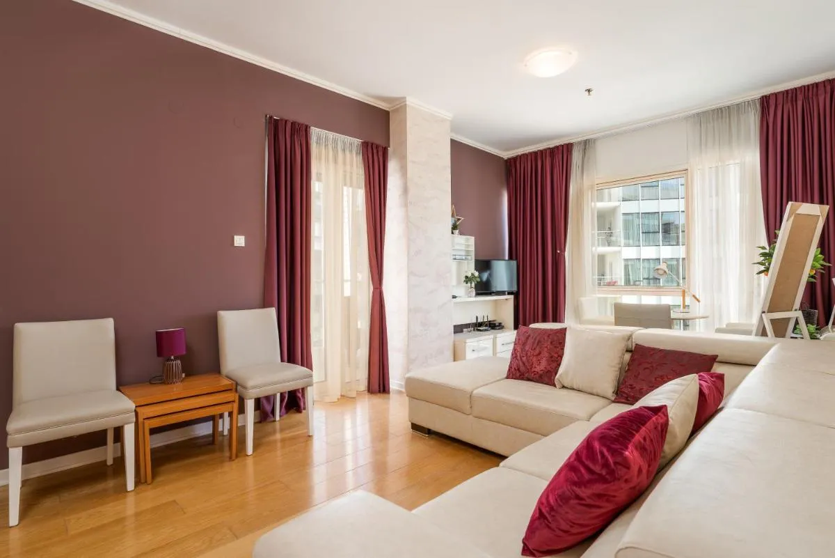 Image 4 of Tre Canne Red Bull