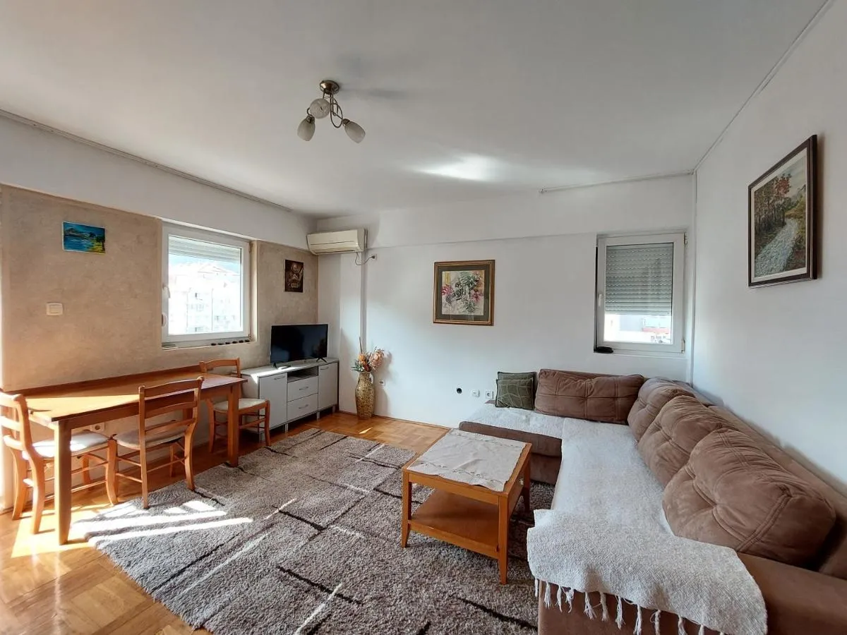 Image 4 of Two-bedroom apartment with parking