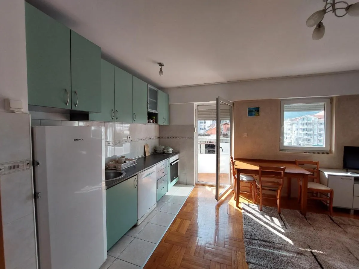 Image 2 of Two-bedroom apartment with parking